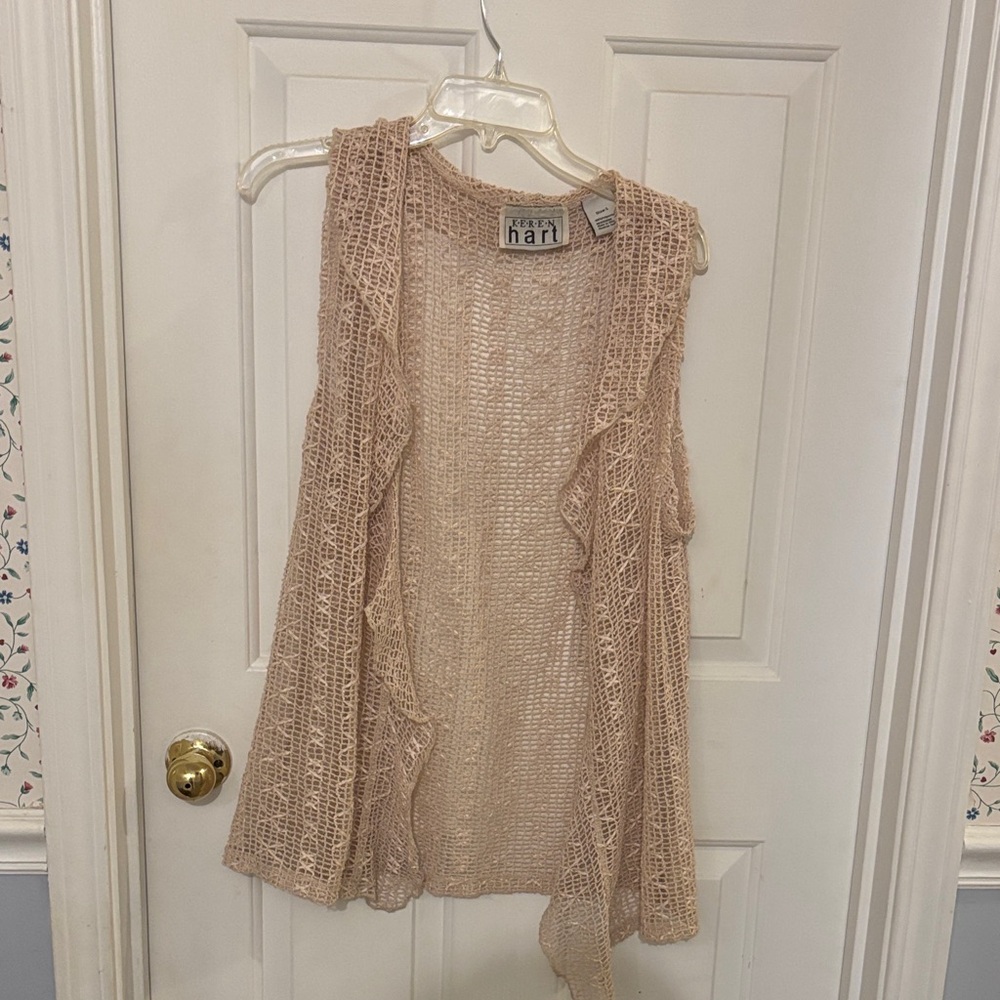 KEREN hart Beige Knit Vest